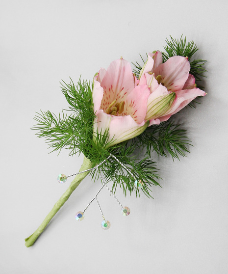 Alstromeria Boutonniere