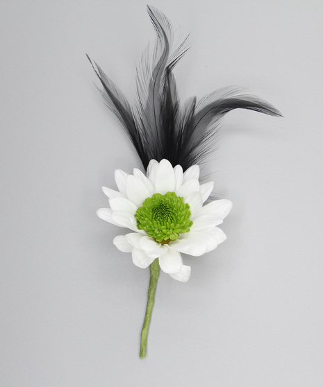 Daisy & Button Boutonniere