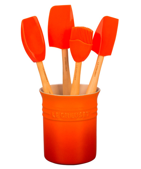 The Craft Series Utensil set is designed for everyday use and long-lasting durability and includes our most popular silicone utensils in a stoneware crock.